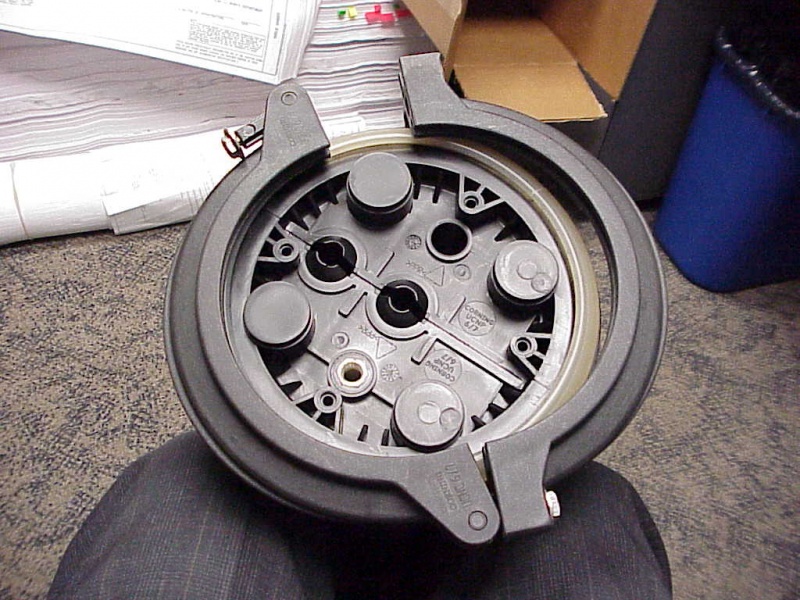 File:TRF PQL FO PHOT Corning SpliceEnclosure EndView.jpg