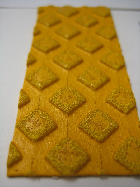 File:TRF PQL PM PHOT 3M PatternedColdPlastic Yellow.JPG