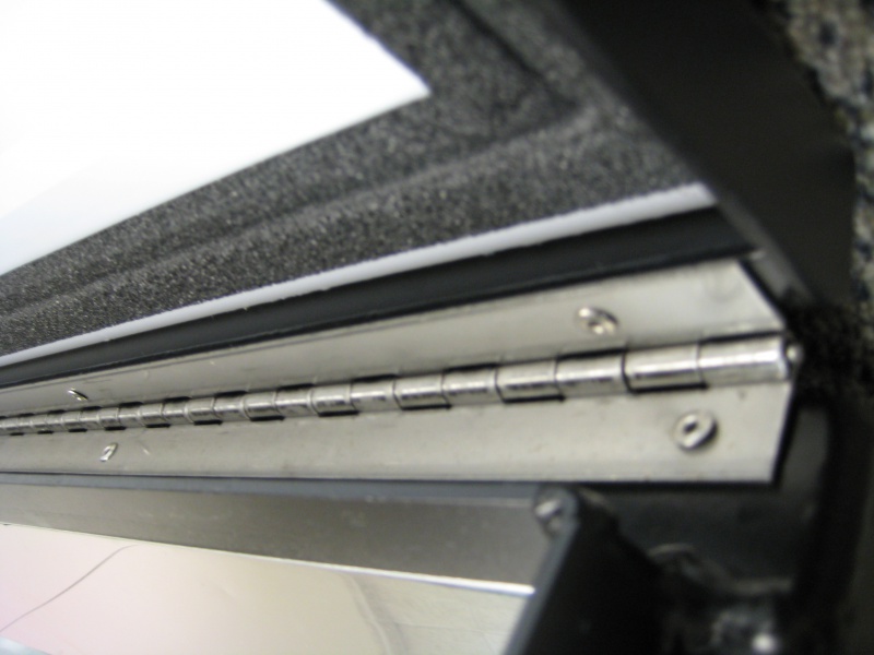 File:TRF PQL PS PHOT SouthernMfg IlluminatedStNameSign Hinge.JPG