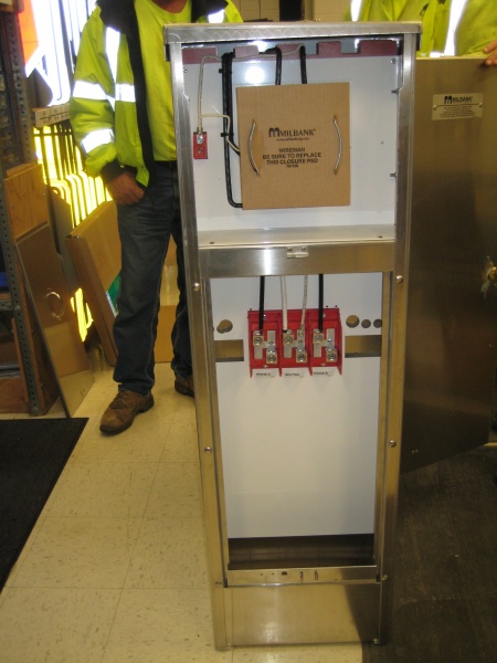 File:TRF PQL SL PHOT Milbank 4CircuitControlCenter Back.JPG