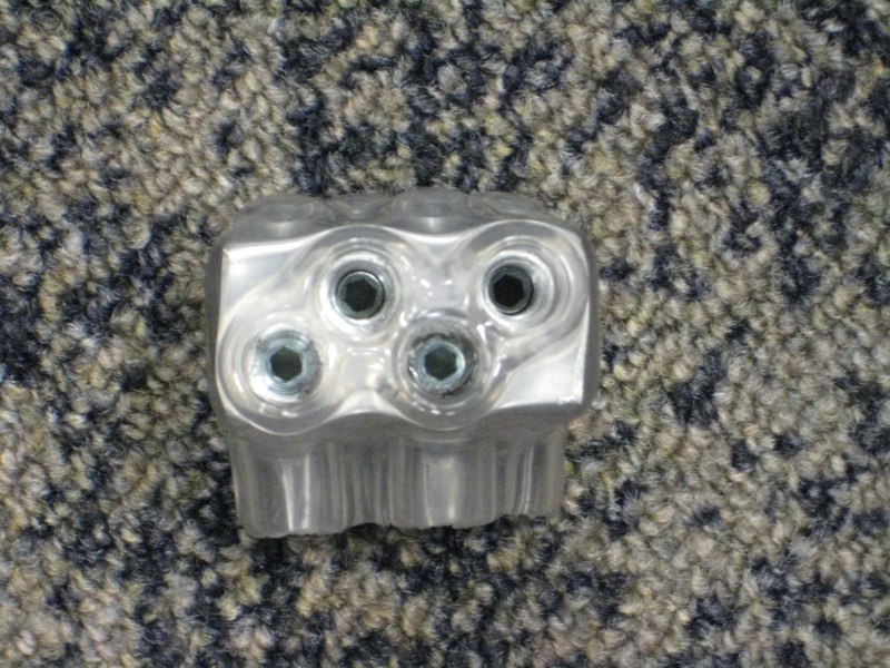 File:TRF PQL SL PHOT Polaris MultiTapConnector SetScrews.JPG