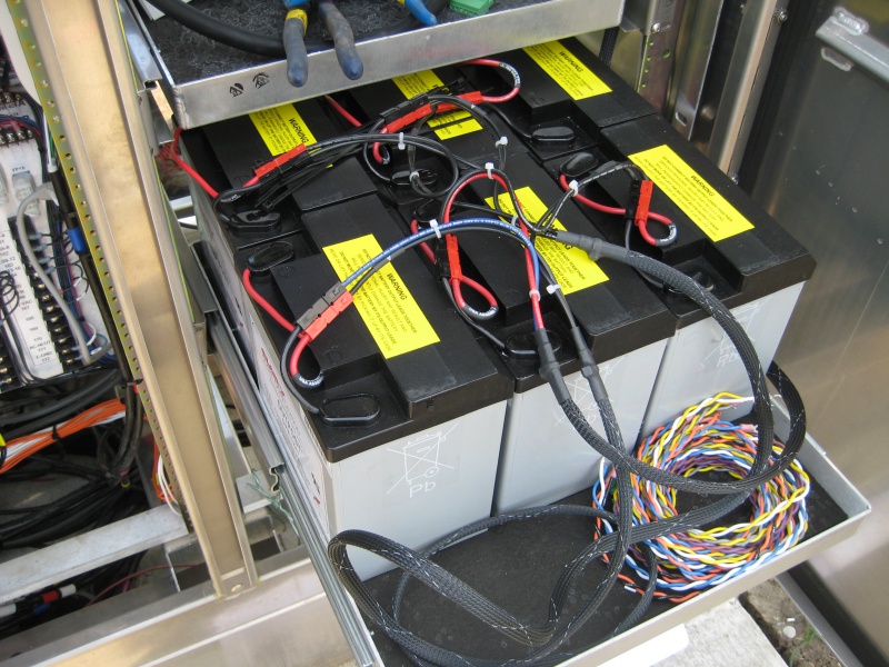 File:TRF PQL TS CAT Clary BatteryforUPSBackup Batteries&Cable.JPG